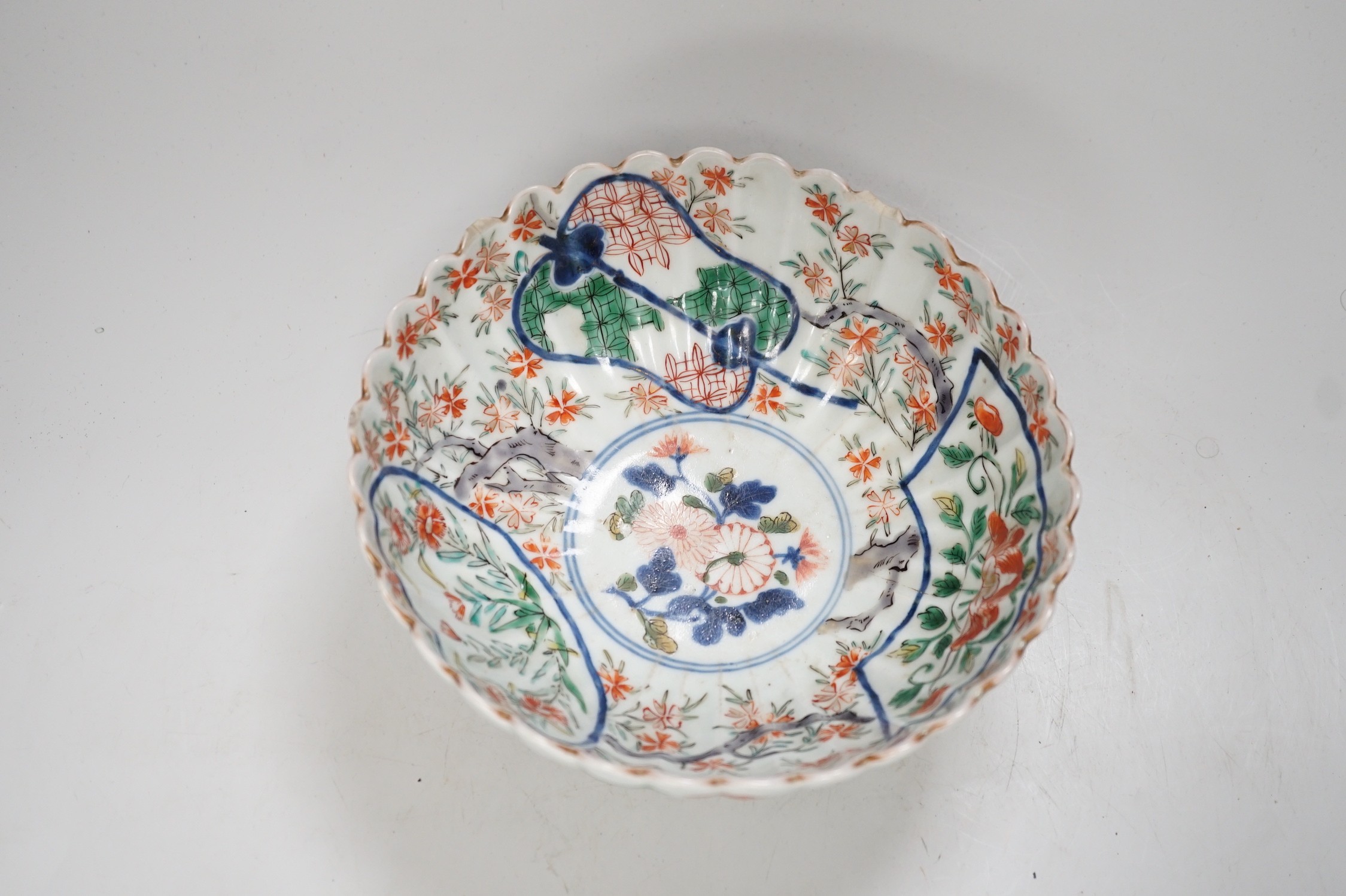 A 19th century Japanese porcelain bowl in Chinese style. 20cm diameter